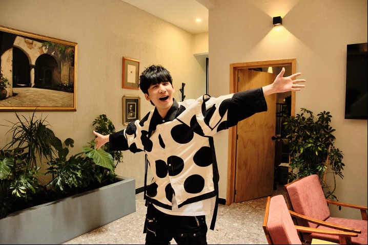 Da Zhang Wei at the Airbnb home in Mexico City